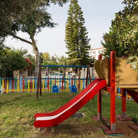 Ξενοδοχείο με διαμερίσματα Gardens Πάφος