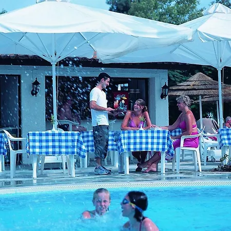 Gardens 3* Пафос