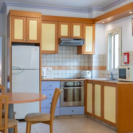 Gardens 3* Пафос