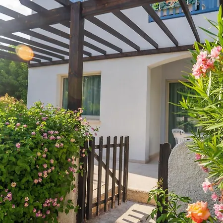 Gardens 3* Пафос