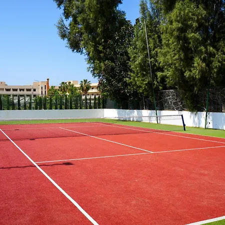Gardens 3* Пафос