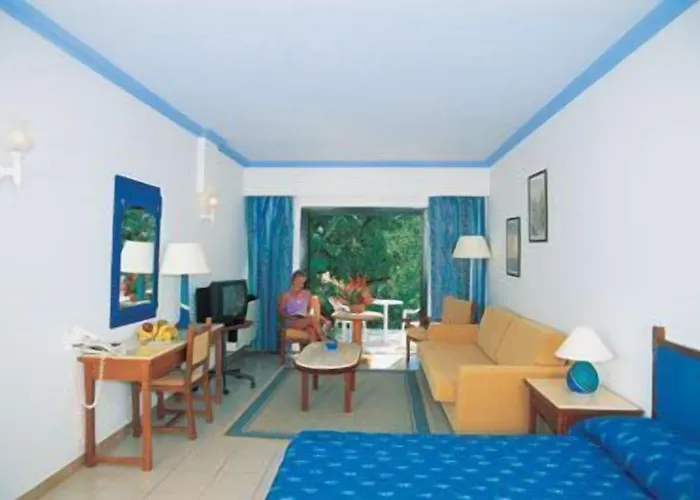 Aparthotel Gardens 3*