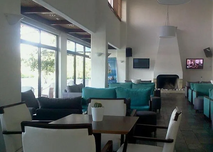 Gardens Aparthotel 3*