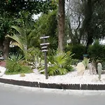 Ξενοδοχείο με διαμερίσματα Gardens Πάφος