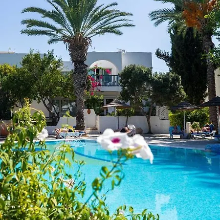 Gardens Aparthotel 3*