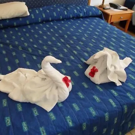 Gardens Aparthotel 3*