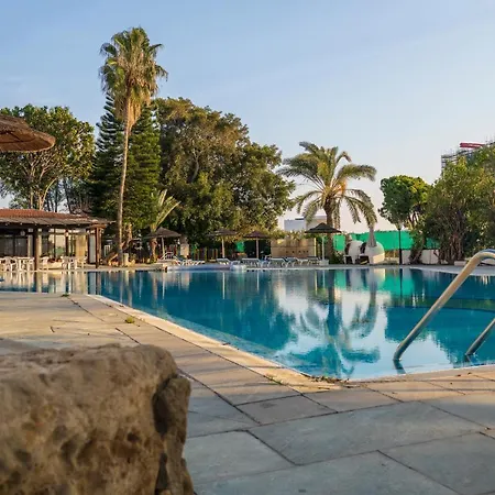 Aparthotel Gardens 3*