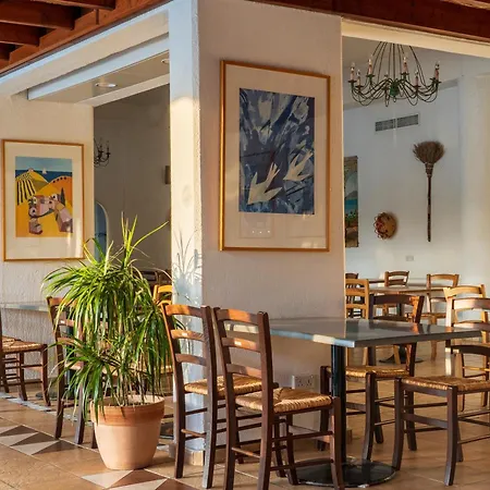 Gardens Aparthotel 3*