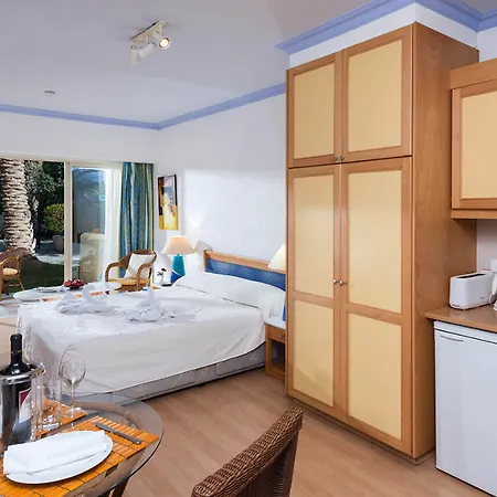 Aparthotel Gardens 3*