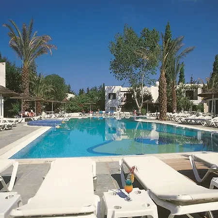 Gardens Aparthotel Paphos