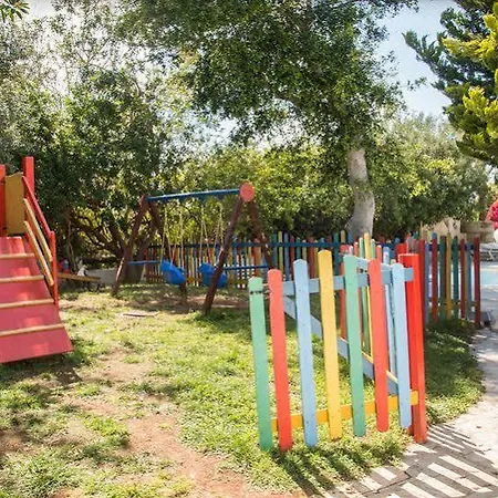 Gardens 3*