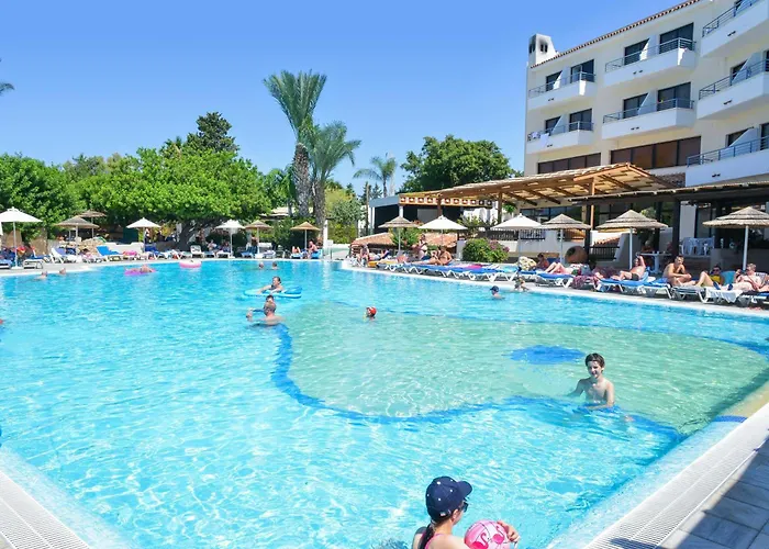 Aparthotel Gardens 3*