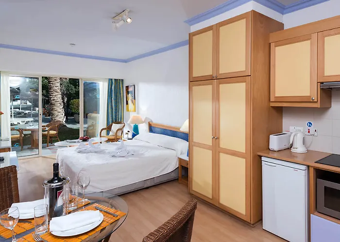 Aparthotel Gardens 3*