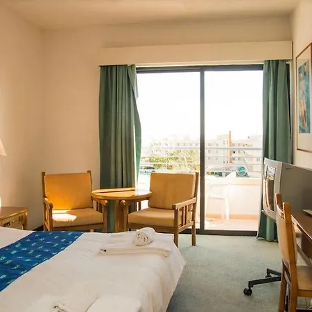 Gardens Apartmanhotel Paphos