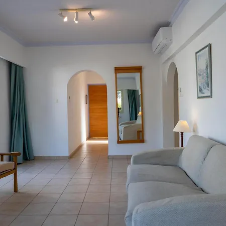 Gardens 3* Пафос