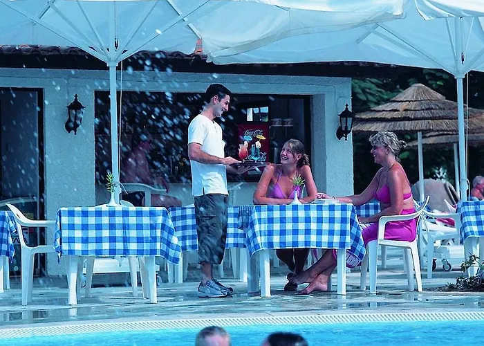 Gardens 3* Пафос